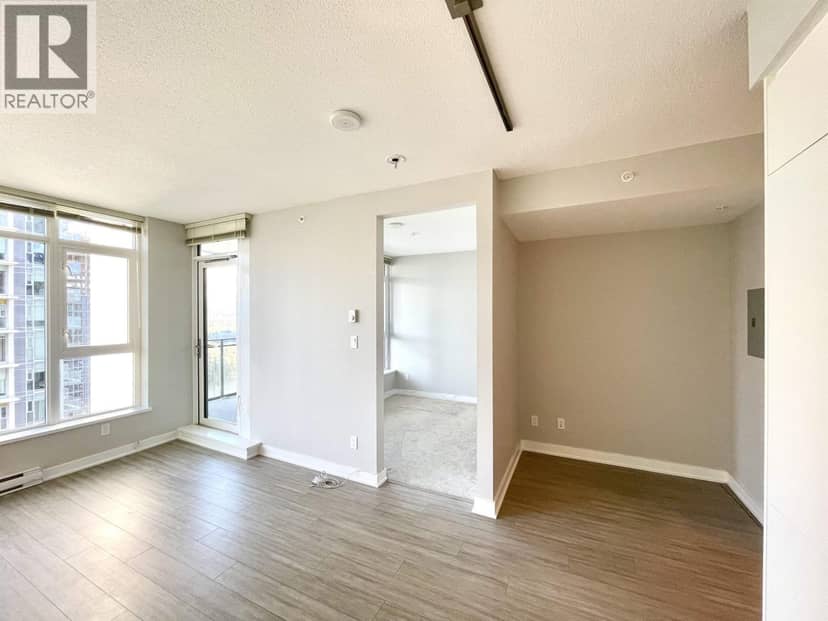 2305 4900 LENNOX LANE, Burnaby, photo 6