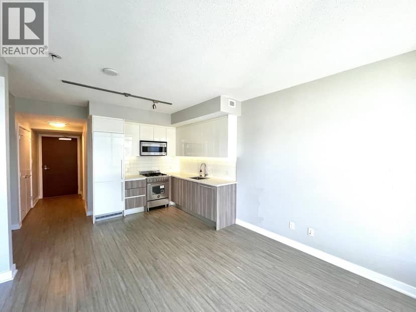 2305 4900 LENNOX LANE, Burnaby, photo 2