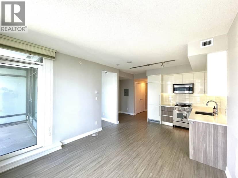 2305 4900 LENNOX LANE, Burnaby, photo 3