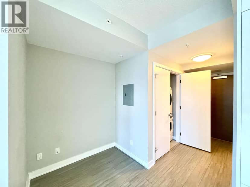 2305 4900 LENNOX LANE, Burnaby, photo 4
