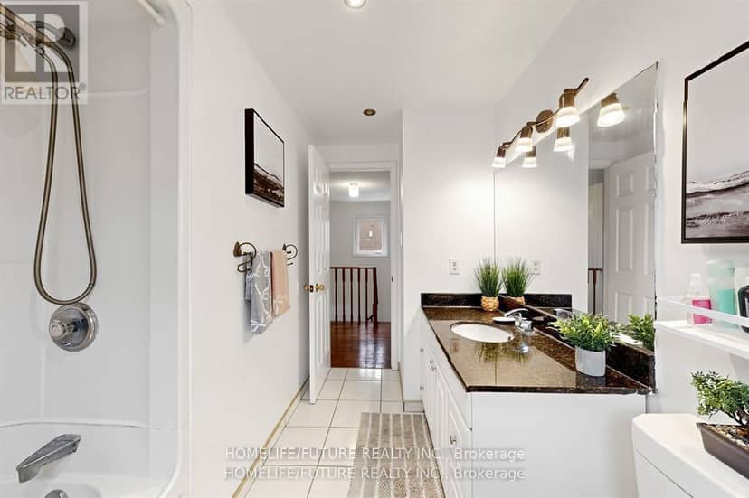 86 Halfmoon Square — photo 32 of 40