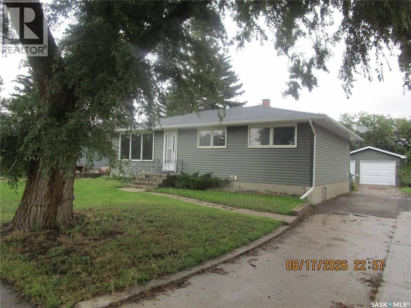 112 Wood Crescent, Assiniboia, photo 2