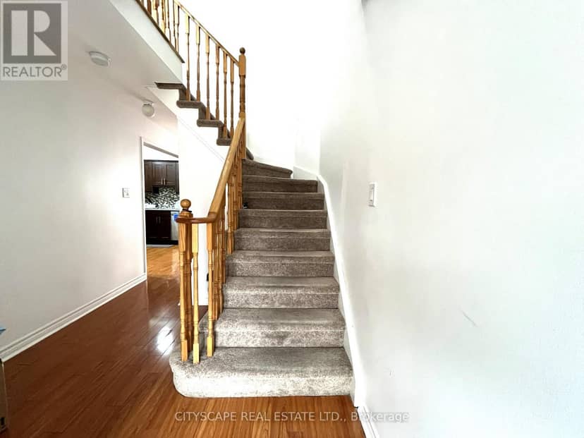 33 - 68 Gilgorm Road, Brampton, photo 2