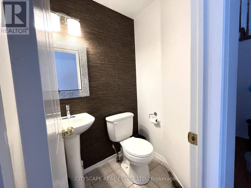 33 - 68 Gilgorm Road, Brampton, photo 3