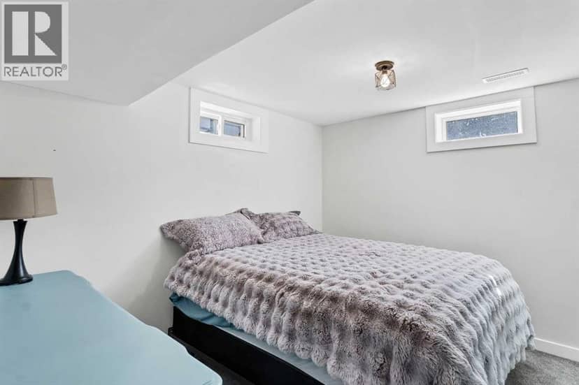 2427 24 Street SE — photo 32 of 40