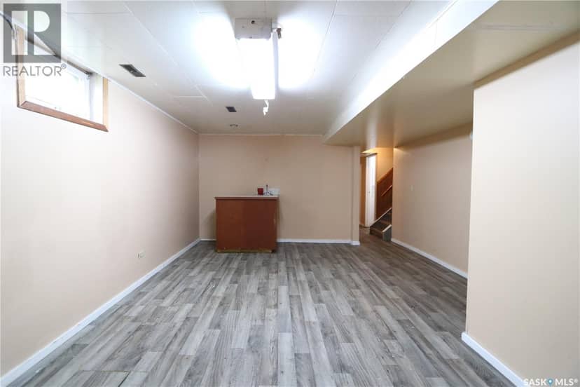 32 Clarke AVENUE — photo 21 of 32