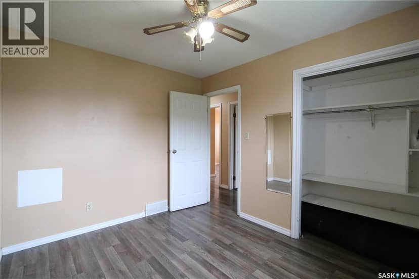 32 Clarke AVENUE — photo 17 of 32