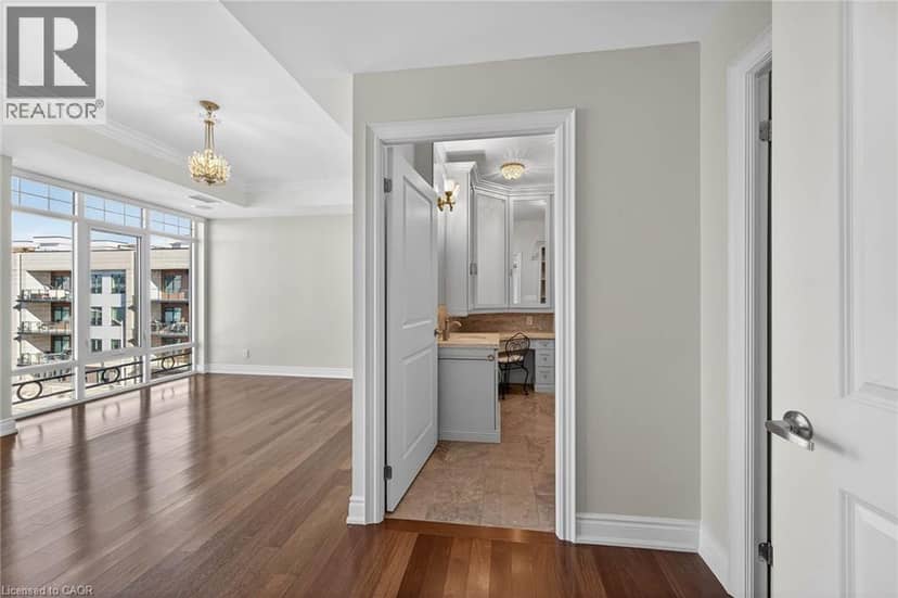 205 LAKESHORE Road W Unit# 409 — photo 15 of 40