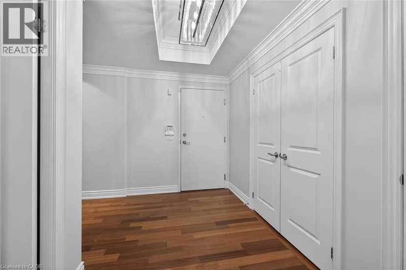 205 LAKESHORE Road W Unit# 409 — photo 16 of 40