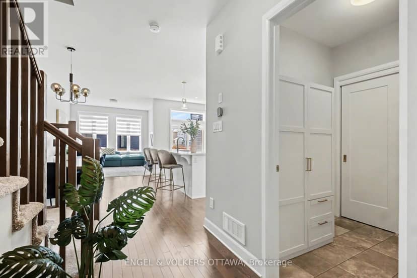 57 Mandevilla Crescent — photo 3 of 35