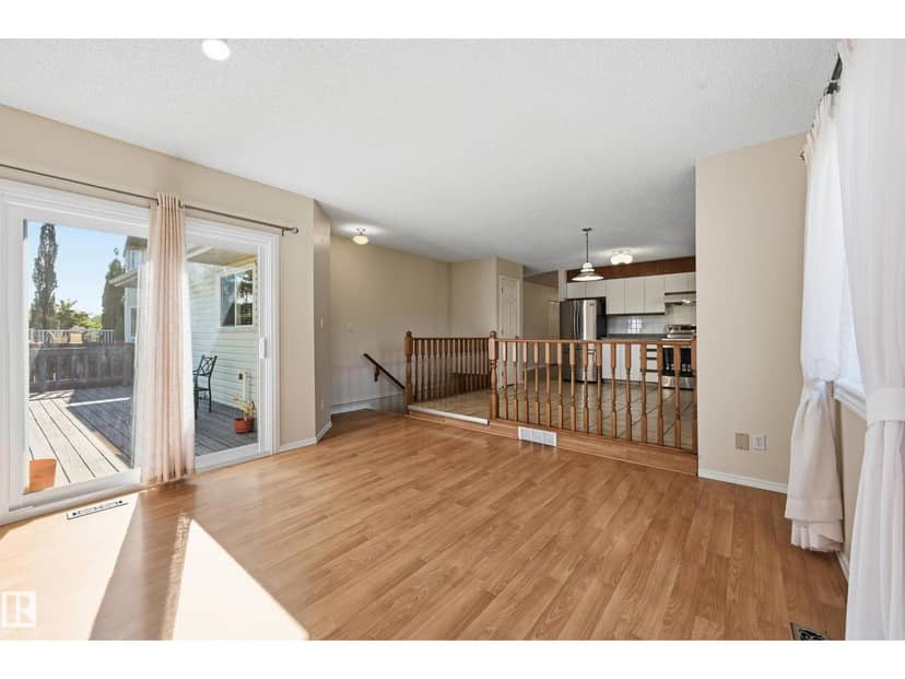 11102 11A AV NW, Edmonton, photo 5