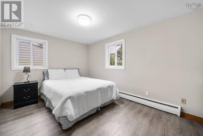 43 Lynn Drive — photo 16 of 40