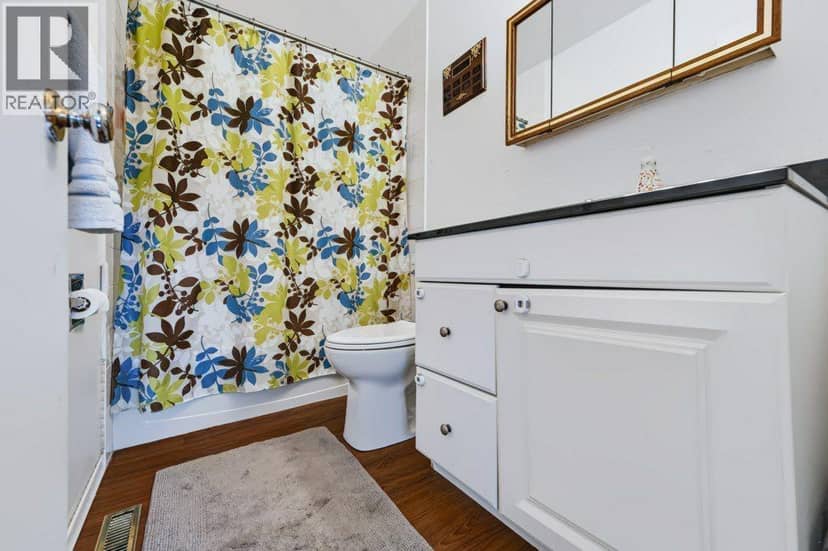 1012 Raynard Crescent SE — photo 15 of 40