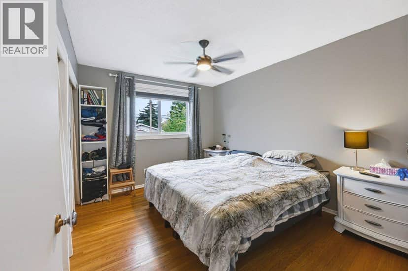 1012 Raynard Crescent SE — photo 16 of 40
