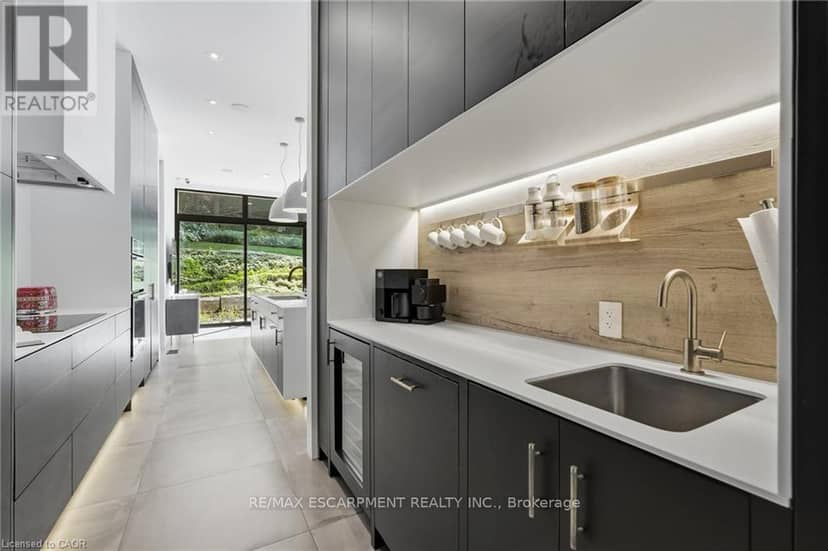 2 Freeman Place — photo 10 of 35