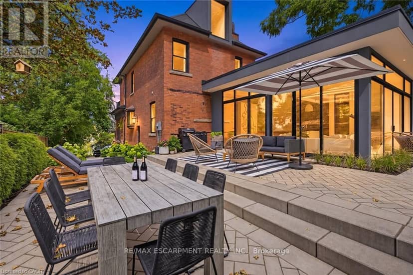 2 Freeman Place — photo 33 of 35