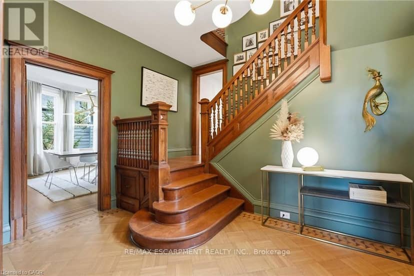 2 Freeman Place — photo 4 of 35