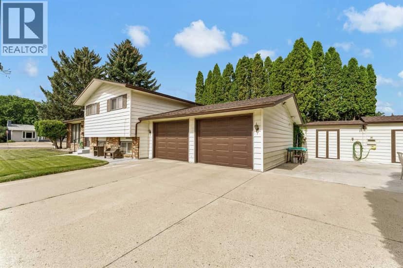 2702 24 Street SE, Medicine Hat, photo 3