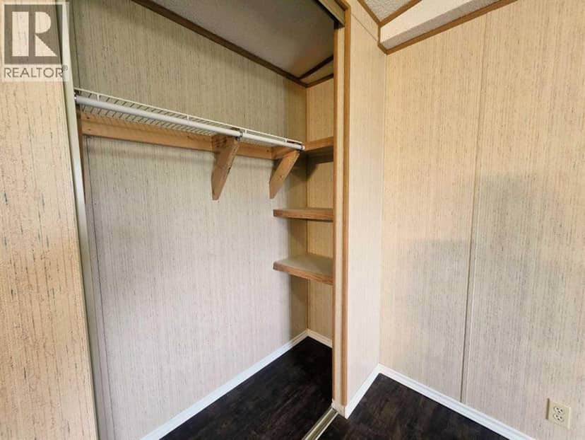 4603 47 Street — photo 17 of 40