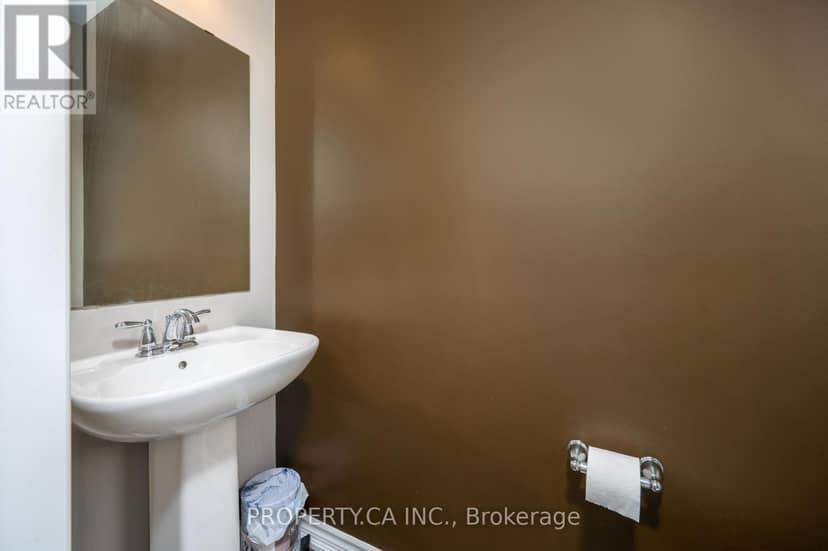 125 Sweetvalley Drive — photo 15 of 40