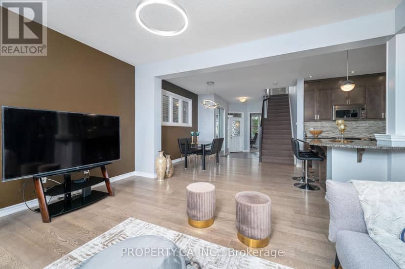 125 Sweetvalley Drive — photo 10 of 40