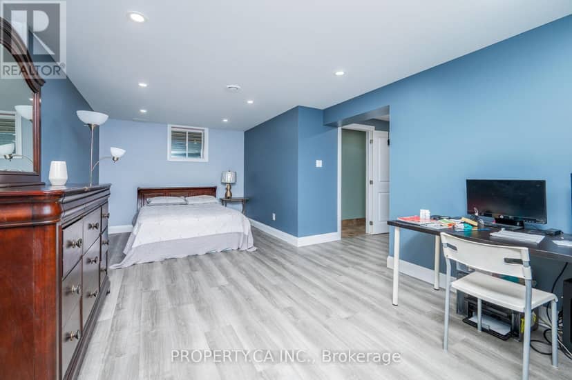 125 Sweetvalley Drive — photo 36 of 40
