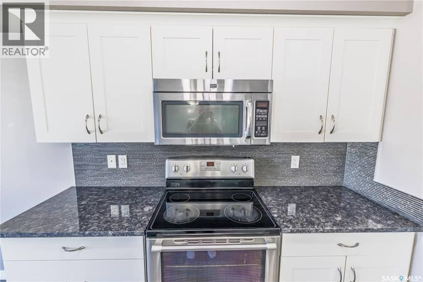 508 940 Bradley STREET — photo 9 of 40