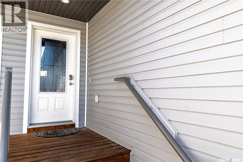 508 940 Bradley STREET, Moose Jaw, photo 2