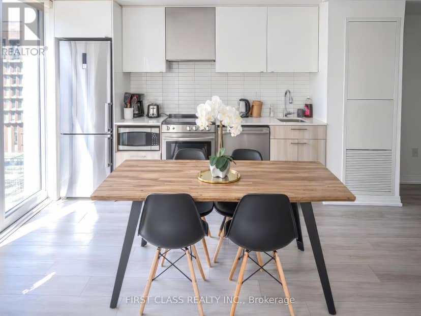 826 - 251 Jarvis Street — photo 12 of 23