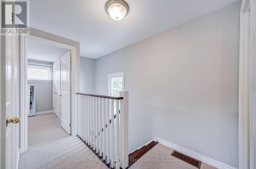 50 Hoskins Square — photo 29 of 39