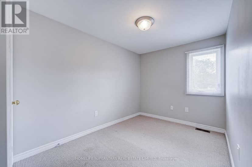 50 Hoskins Square — photo 32 of 39