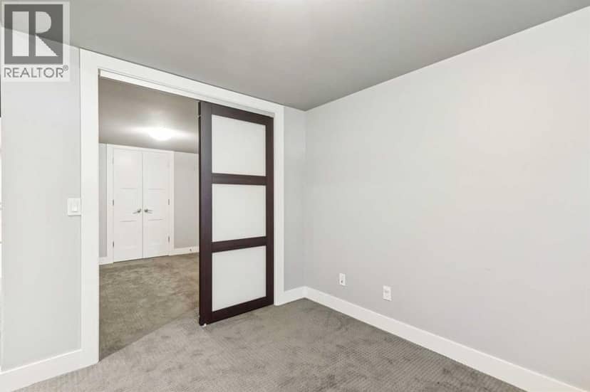 1711 27 Street SW — photo 39 of 40