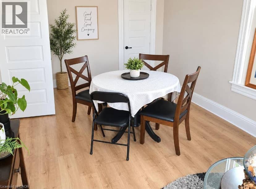 60 LYNNWOOD Avenue — photo 8 of 10