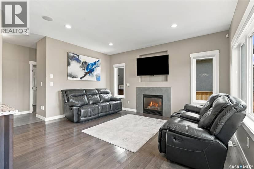 411 Hastings CRESCENT — photo 16 of 40