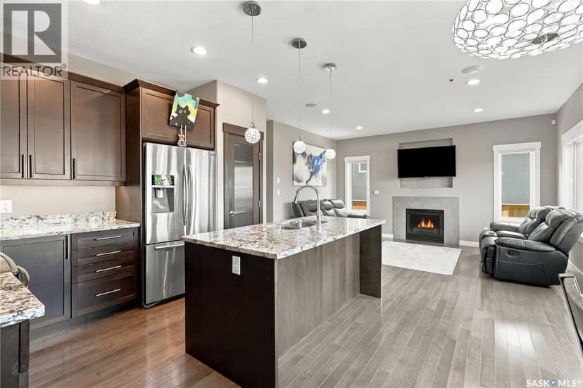 411 Hastings CRESCENT — photo 21 of 40