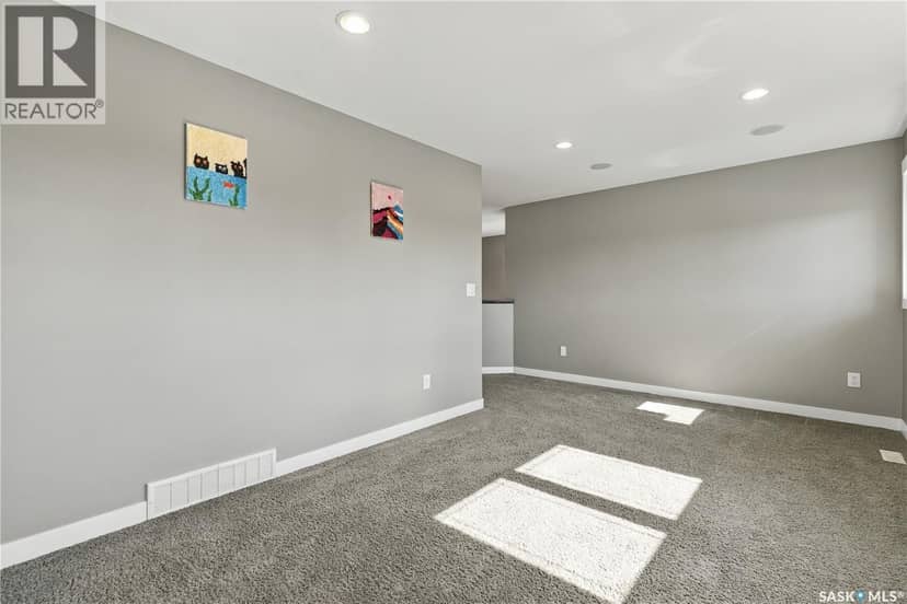 411 Hastings CRESCENT — photo 31 of 40