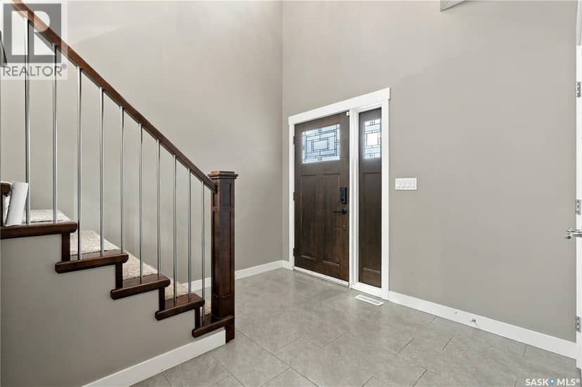 411 Hastings CRESCENT — photo 7 of 40