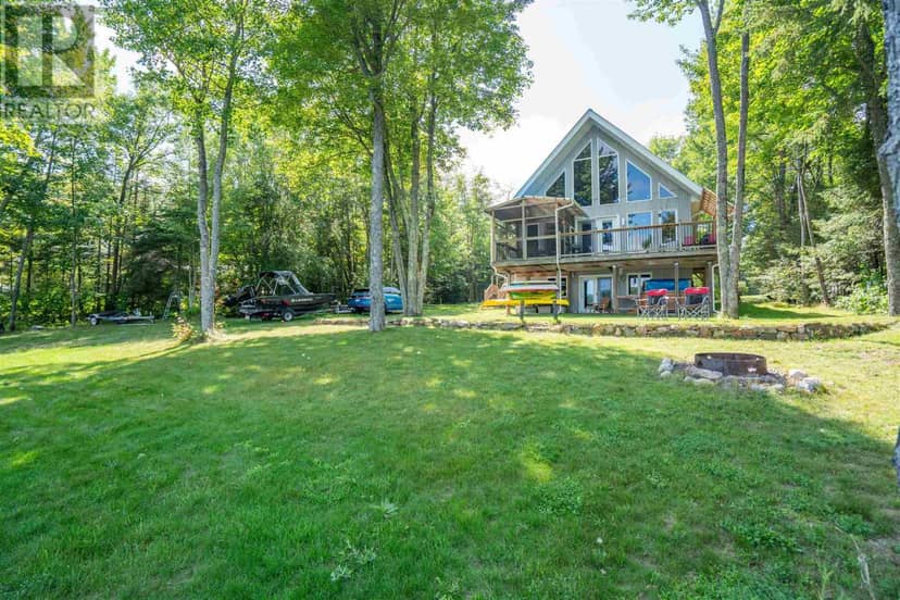 760 Finns Bay RD N — photo 4 of 40