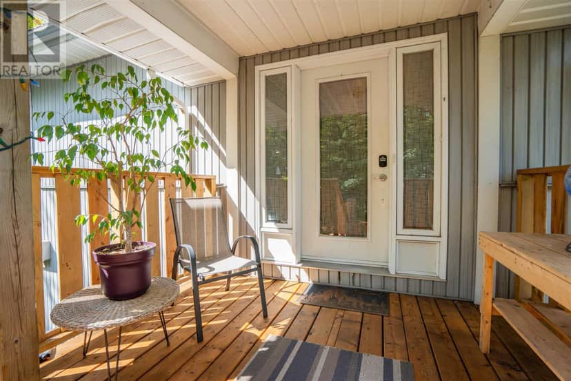 760 Finns Bay RD N — photo 13 of 40
