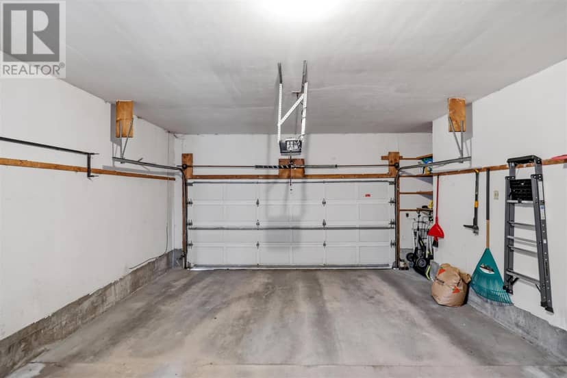 42 Caddy AVE — photo 38 of 40