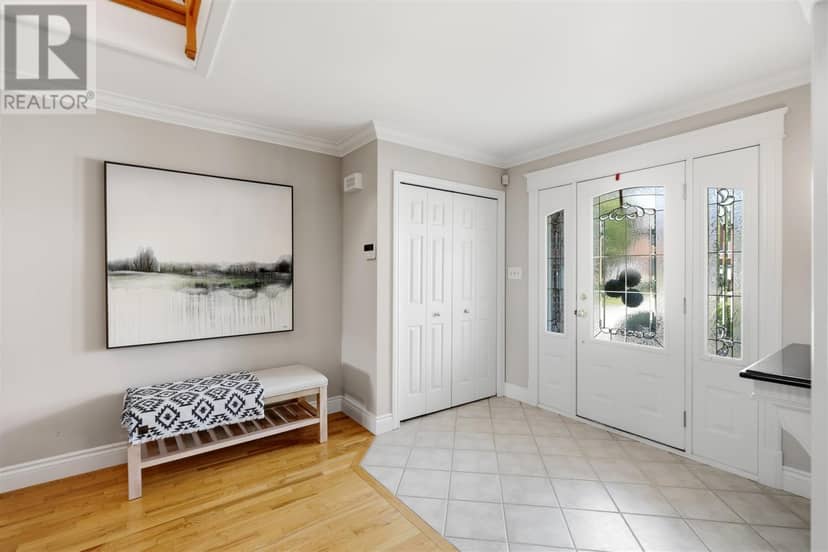 42 Caddy AVE — photo 3 of 40