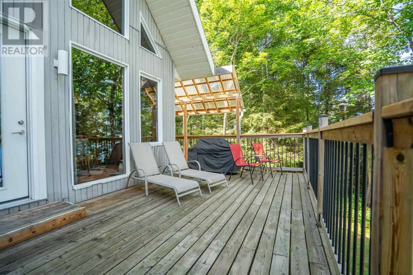 760 Finns Bay RD N — photo 6 of 40
