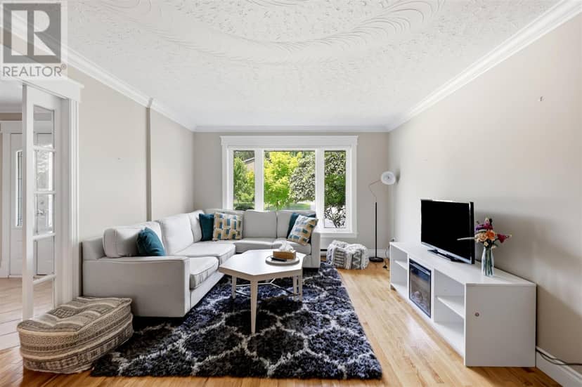 42 Caddy AVE — photo 4 of 40