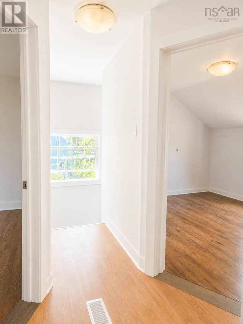42 Richmond Street — photo 17 of 22