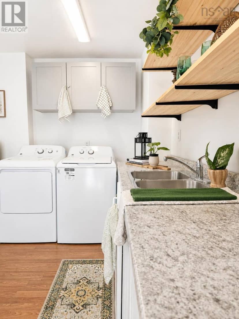 42 Richmond Street — photo 10 of 22