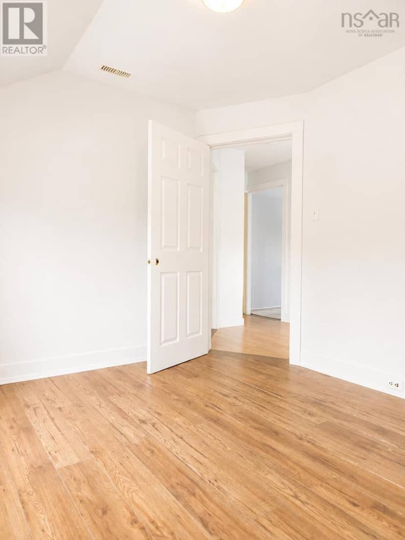 42 Richmond Street — photo 18 of 22