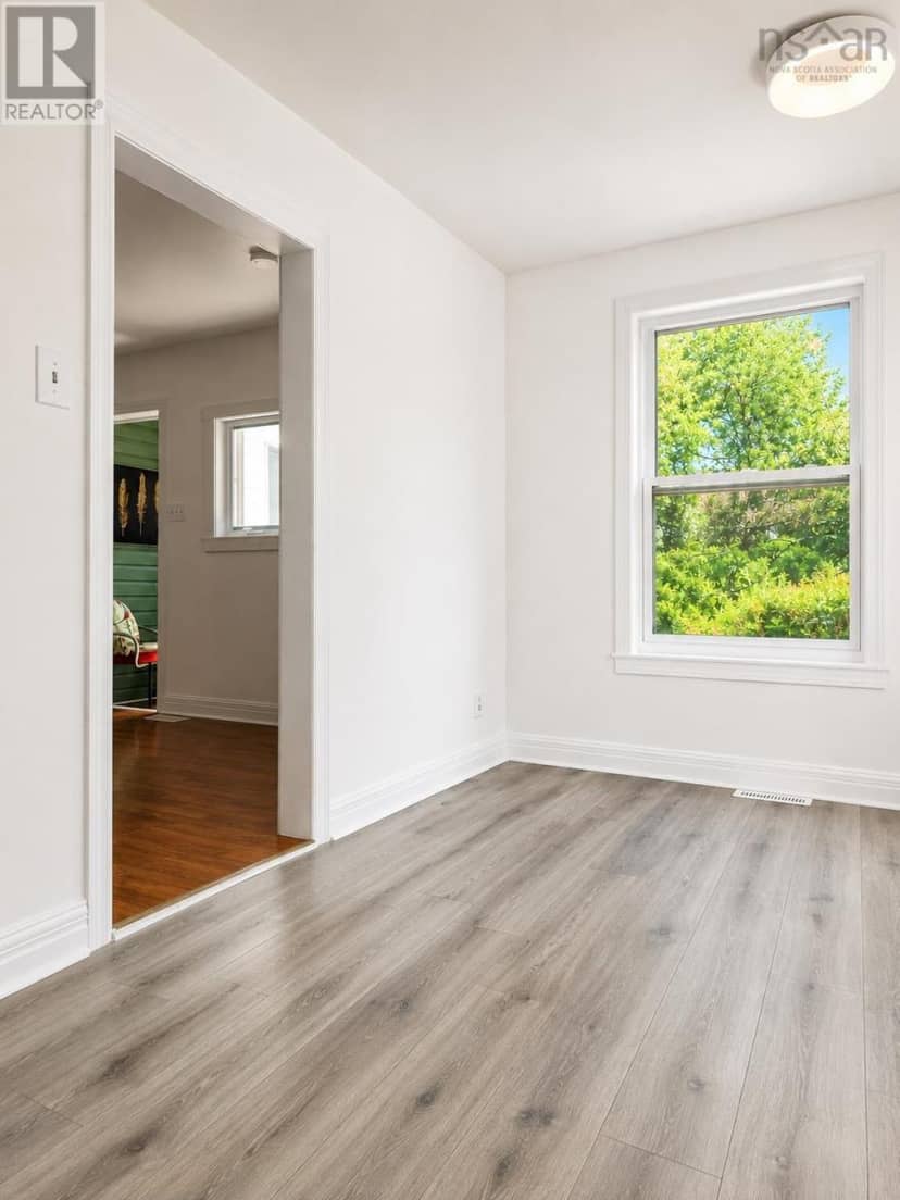 42 Richmond Street — photo 7 of 22