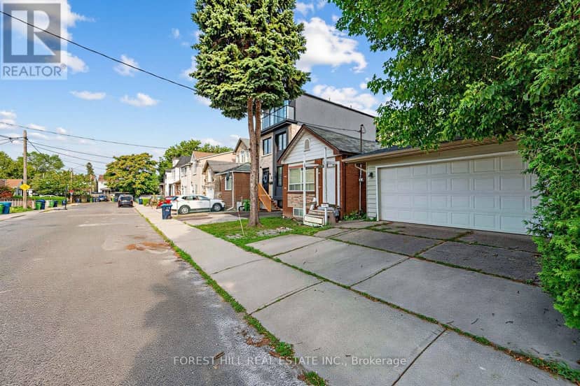 2 Mulberry Crescent — photo 2 of 5