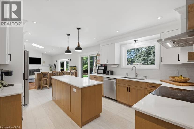 27 JOHN MARTIN Crescent — photo 14 of 40