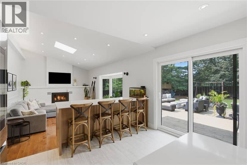 27 JOHN MARTIN Crescent — photo 16 of 40